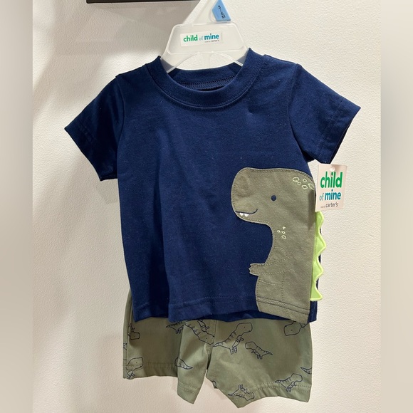Carter’s baby boy dinosaur set - Picture 1 of 7